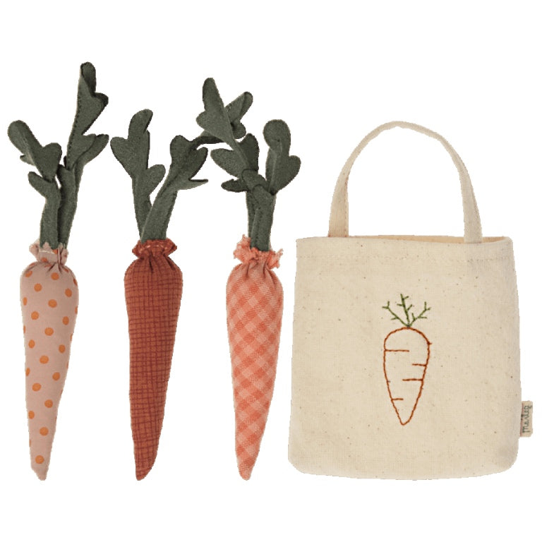 Maileg Carrots in a Shopping Bag